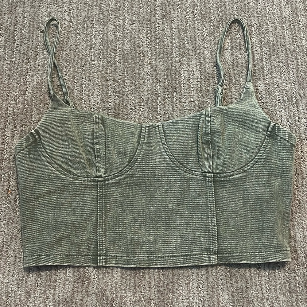 green crop top size medium